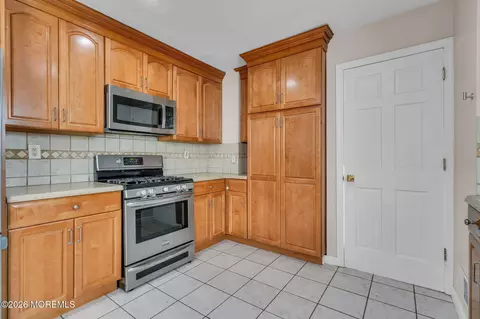 Kitchen - 3 Bruce Ter, Jackson, NJ 08527 photo 4 of 6