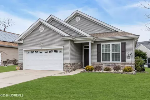 2 Daffodil Dr, Little Egg Harbor, NJ 08087