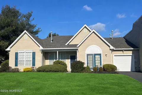 22 Foxwood Rd, Lakewood, NJ 08701