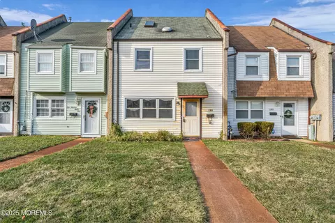 182 Greenwood Loop Rd, Brick, NJ 08724