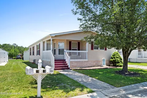 1104 Sycamore Ct, Whiting, NJ 08759