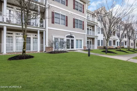 7 Centre St #3305, Ocean, NJ 07712