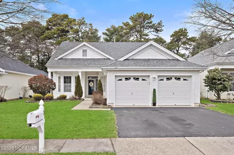 11 Brightwinds Ct, Lakewood, NJ 08701