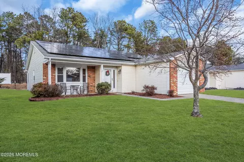 14 Thames Pl, Brick, NJ 08723