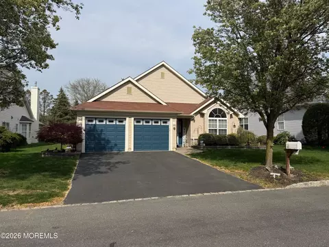 26 Ivy Hill Rd, Lakewood, NJ 08701