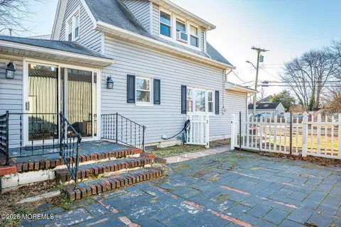 101 Crescent St, Keansburg, NJ 07734