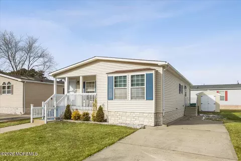 602 Walden Way, Whiting, NJ 08759