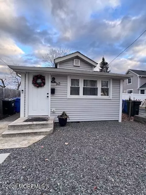 141 Mckinley Ave, Laurence Harbor, NJ 08879
