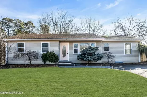 905 Harrison Rd, Toms River, NJ 08753