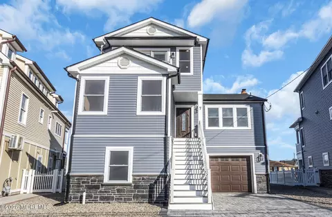 7 Halsey Dr, Brick, NJ 08723