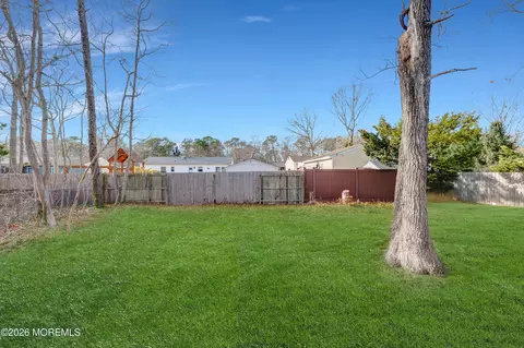 Exterior - 32 Chestnut St, Waretown, NJ 08758 photo 1 of 4