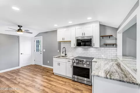 Kitchen - 32 Chestnut St, Waretown, NJ 08758 photo 1 of 5