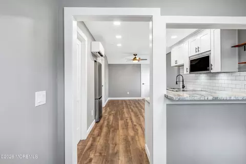 Entry Way - 32 Chestnut St, Waretown, NJ 08758 photo 3 of 5