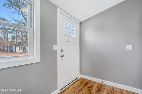 Entry Way - 32 Chestnut St, Waretown, NJ 08758 photo 2 of 5