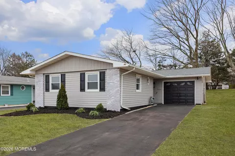 40 Patmore Rd, Brick, NJ 08724