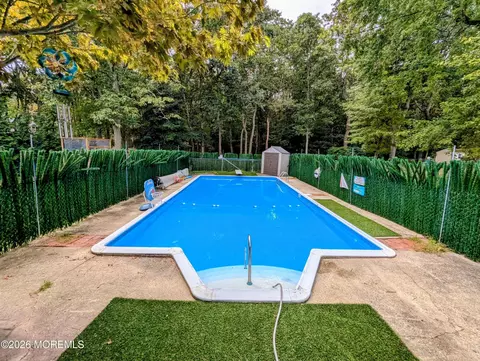 Exterior - 5 Albany Ave, Jackson, NJ 08527 photo 3 of 4