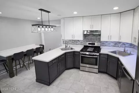 Kitchen - 5 Albany Ave, Jackson, NJ 08527 photo 3 of 3