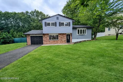5 Albany Ave, Jackson, NJ 08527