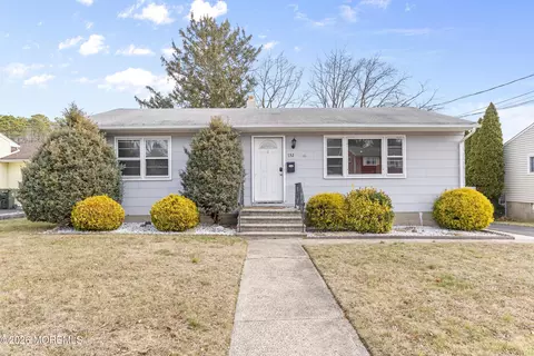 132 Southwood Dr, Old Bridge, NJ 08857