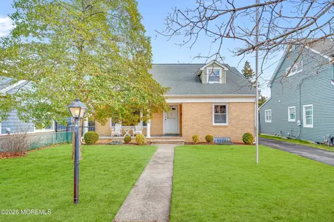 304 8th Ave, Sea Girt, NJ 08750