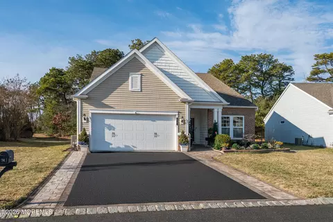 74 Aberdeen Ln, Manchester, NJ 08759