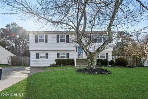 1421 Delaware Ave, Toms River, NJ 08753