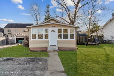 333 Tiller Ave, Beachwood, NJ 08722
