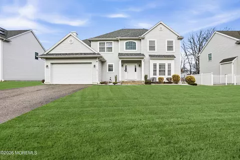 81 Fortune Ct, Toms River, NJ 08755