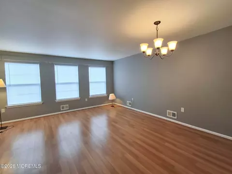 16 Puchala Dr, Parlin, NJ 08859