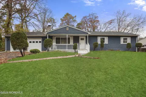 625 Commonwealth Blvd, Toms River, NJ 08757