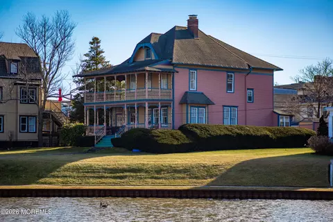 62 Lake Ave, Ocean Grove, NJ 07756