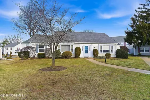 412 Oxford Ln # C, Monroe, NJ 08831