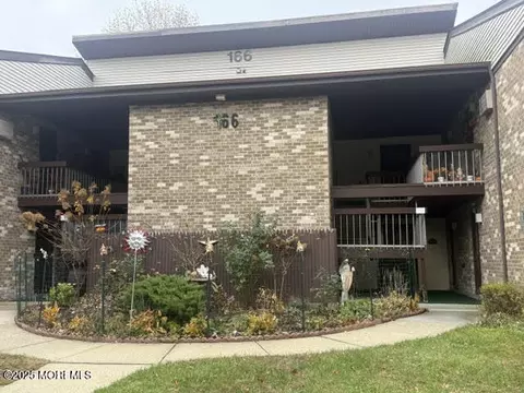 166 Cross Slope Ct #H, Manalapan, NJ 07726