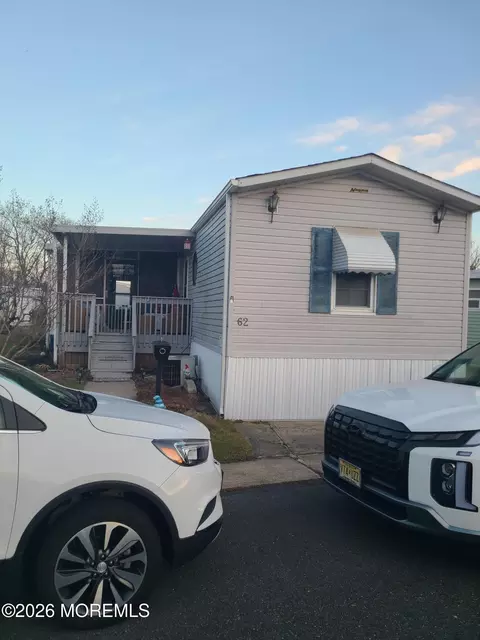 62 Bayshore Mobile Mnr, Hazlet, NJ 07730