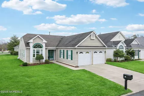 25 N Avon Dr, Jackson, NJ 08527