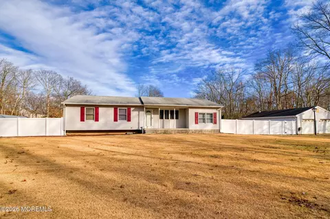 563 Indiero Rd, Jackson, NJ 08527