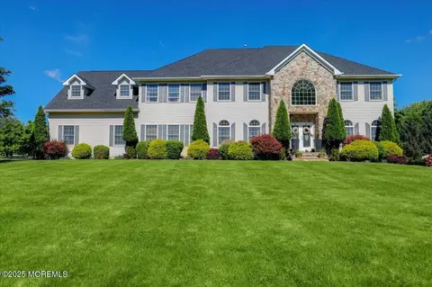 13 Randall Dr, Manalapan, NJ 07726