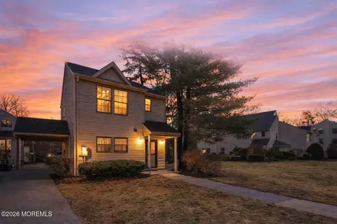 205 Bluebell Dr, Jackson, NJ 08527