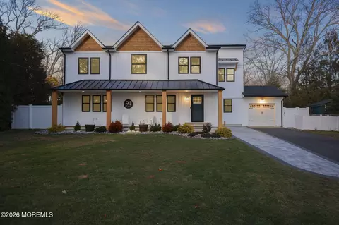 91 Davis Ln, Red Bank, NJ 07701