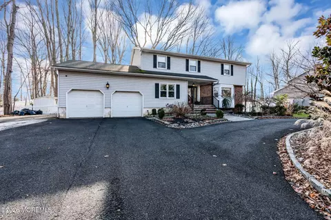 341 Gordons Corner Rd, Manalapan, NJ 07726