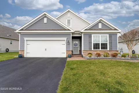 127 Raccoon Ln, Barnegat, NJ 08005