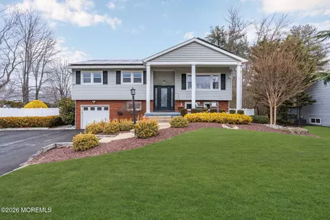 8 Kilmer Dr, Manalapan, NJ 07726