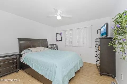 Bedroom - 237 Pine Tree Dr, Brick, NJ 08723 photo 3 of 6