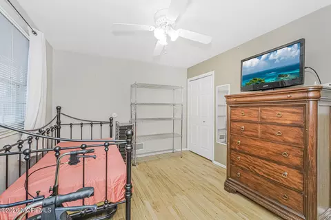 Bedroom - 237 Pine Tree Dr, Brick, NJ 08723 photo 4 of 6