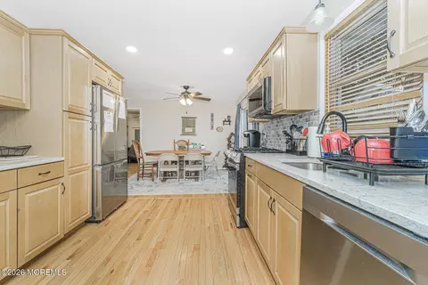 Kitchen - 237 Pine Tree Dr, Brick, NJ 08723 photo 2 of 2