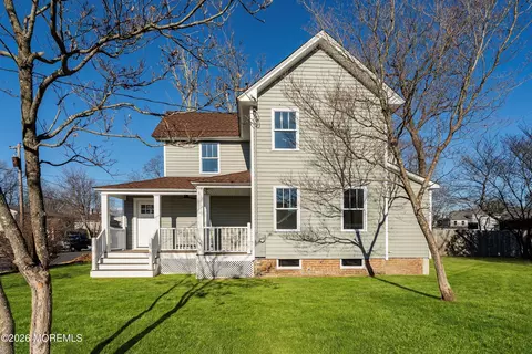 36 Academy St, Farmingdale, NJ 07727