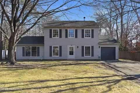 16 6th St, Barnegat, NJ 08005
