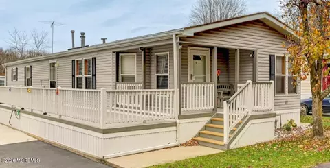 18 Village Rd, Morganville, NJ 07751