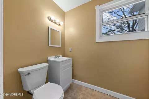 Bath - 101 Havens Dr, Brick, NJ 08723 photo 1 of 3