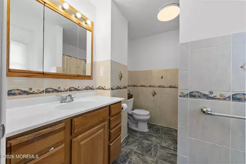 Bath - 101 Havens Dr, Brick, NJ 08723 photo 3 of 3
